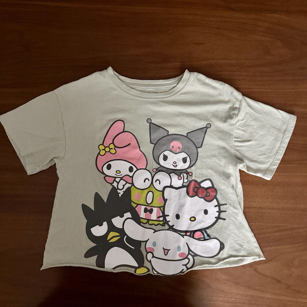 Sanrio Hello Kitty & Friends Women’s Graphic Tee Green S Cotton Crew Neck MPN